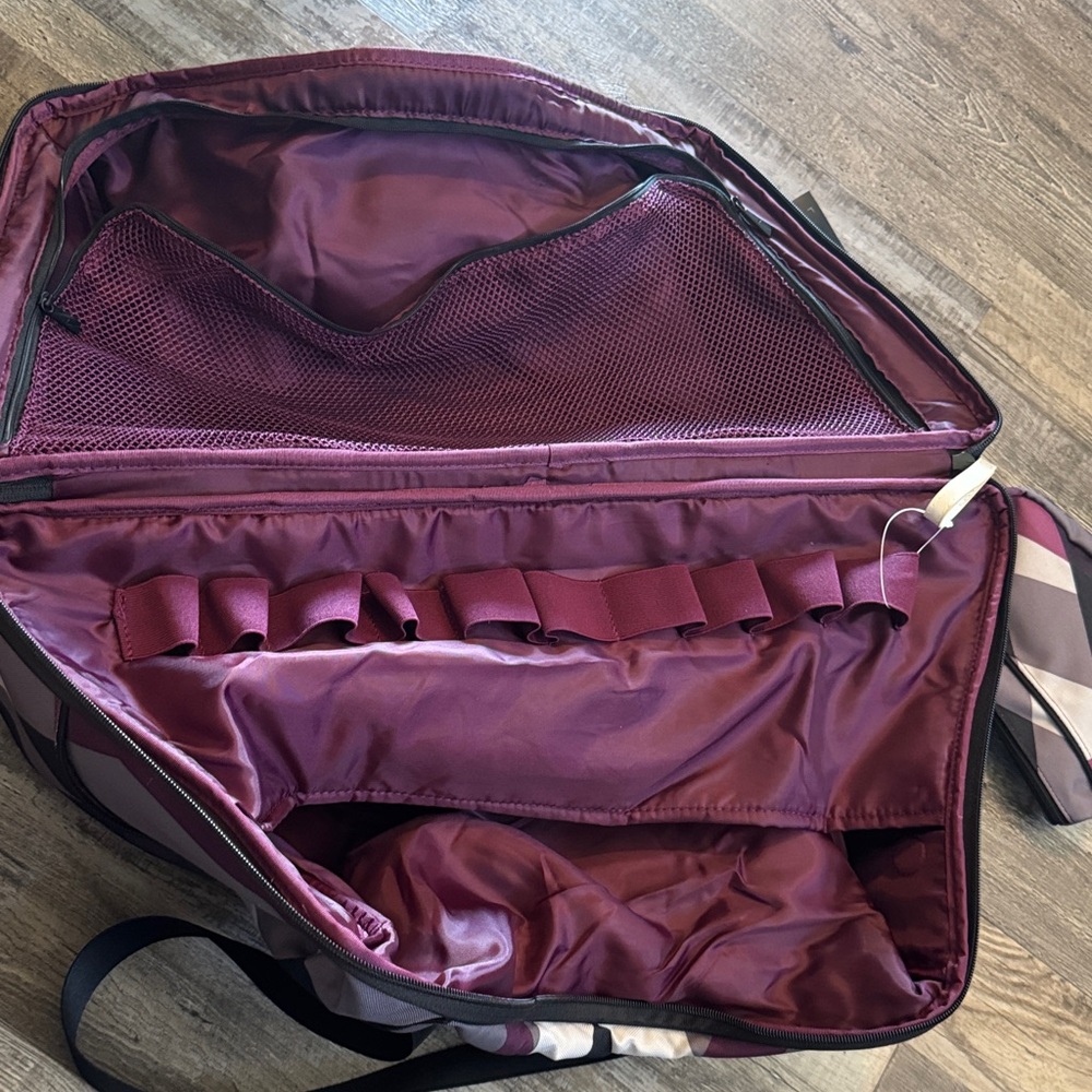 NWT Nike Black and Purple Duffel Day Golf Bag - Picture 7 of 7